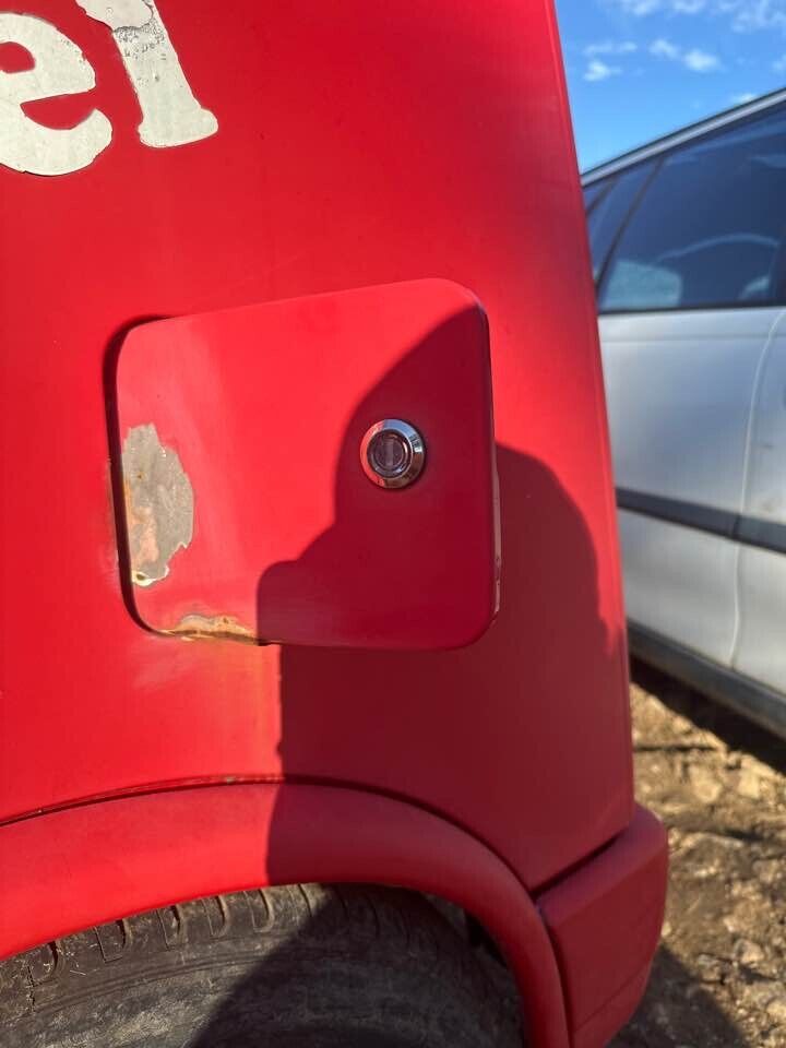 1994 Nissan S-Cargo Fuel Flap #B261