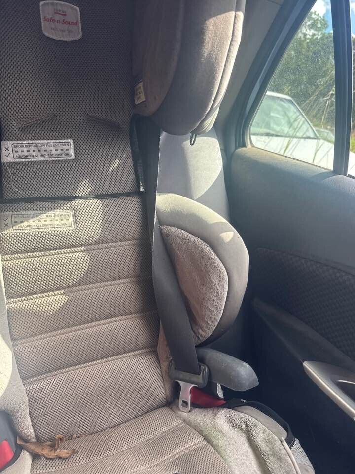 2007 Toyota Yaris LH passenger Rear Seat Belt #B145