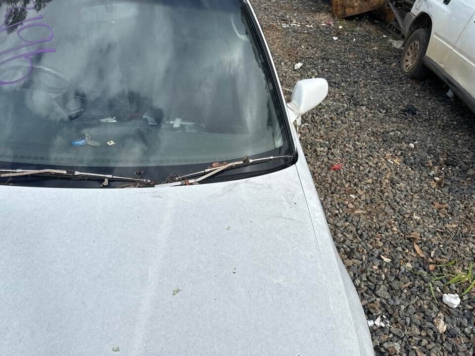 1992 Honda Integra LH Passengers Wiper Arm #B196