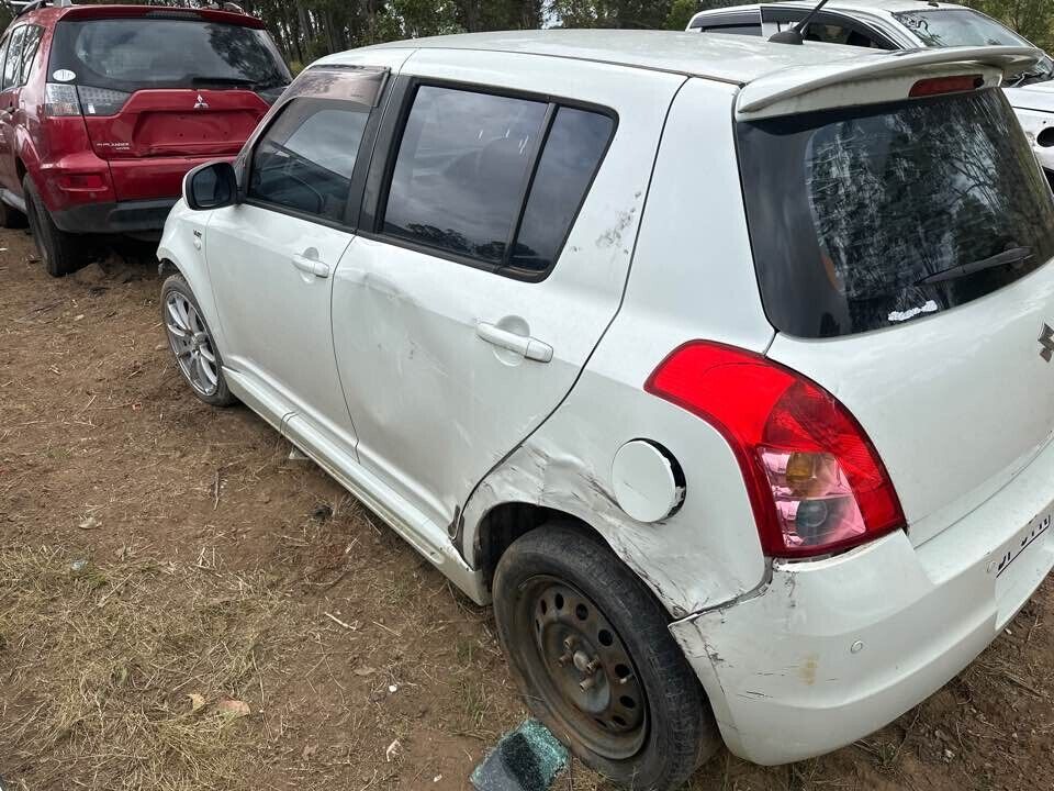 2007 Suzuki Swift Tail Gate Wiper Arm #B228