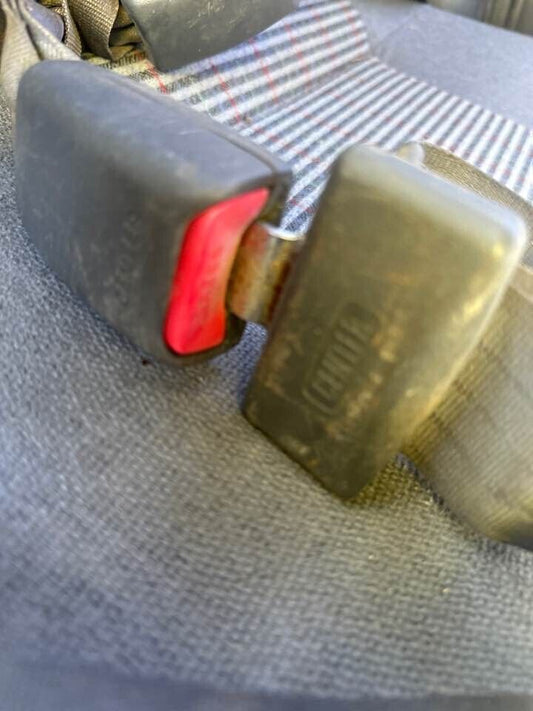 1993 Daihatsu Charade Seat Belt Stalk Centre Rear #B340