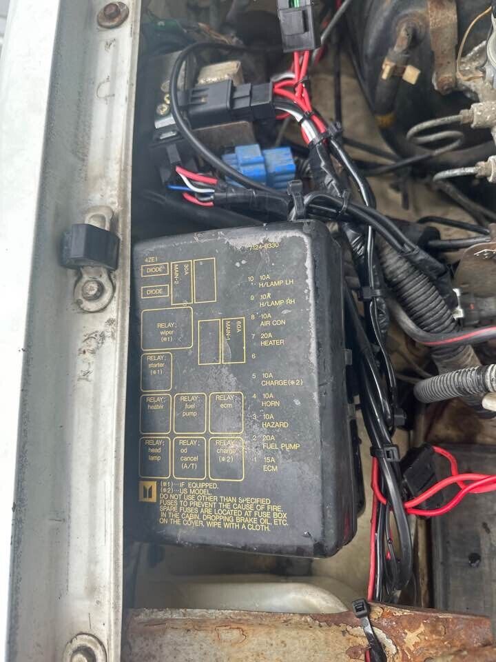 1990 Holden Tf Rodeo Engine Bay Fuse Box #B132