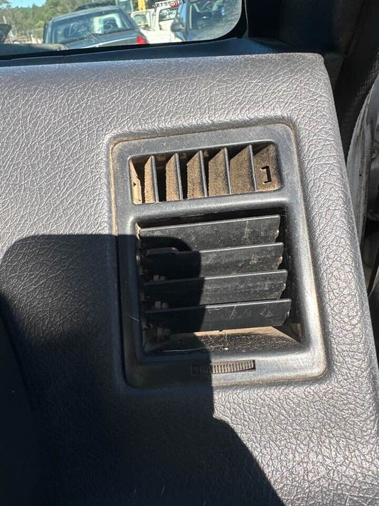 1989 Suzuki Vitara Aircon Vents Front Right #B268