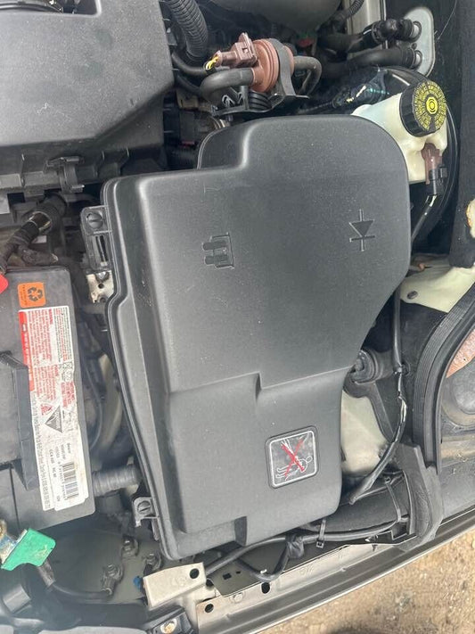 2007 Peugeot 407 Engine Bay Fuse Box #B137
