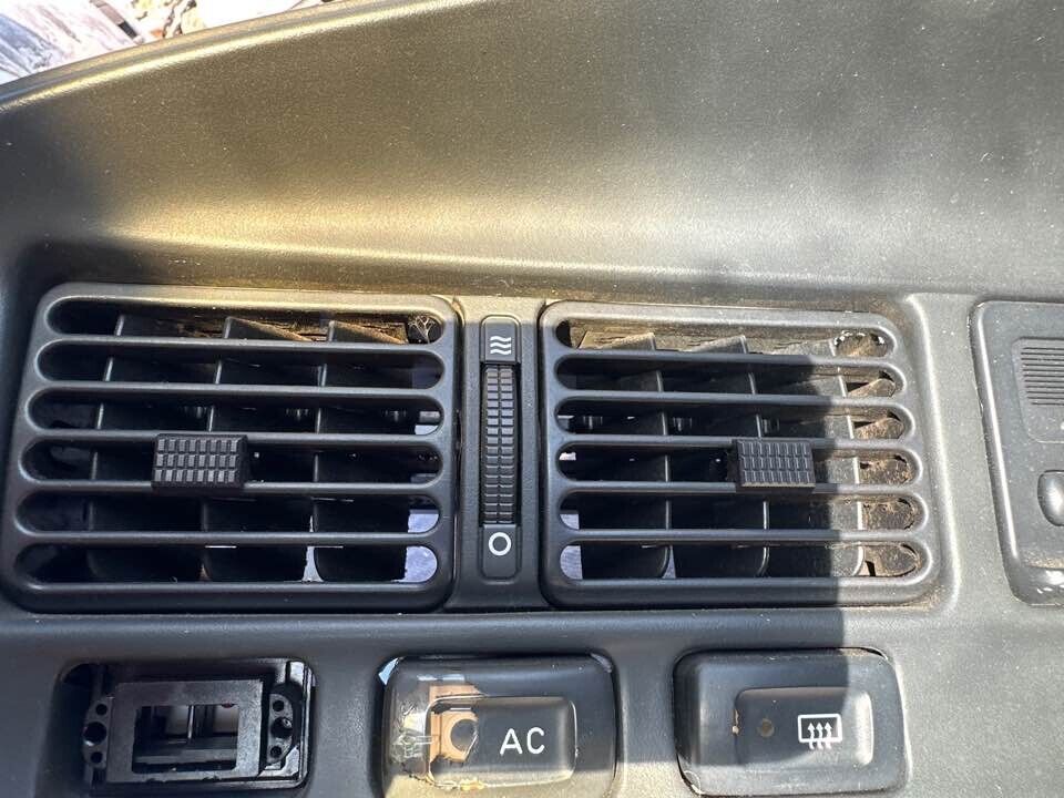 1994 Holden Vr Commodore Aircon Vents Front CENTRE #B419