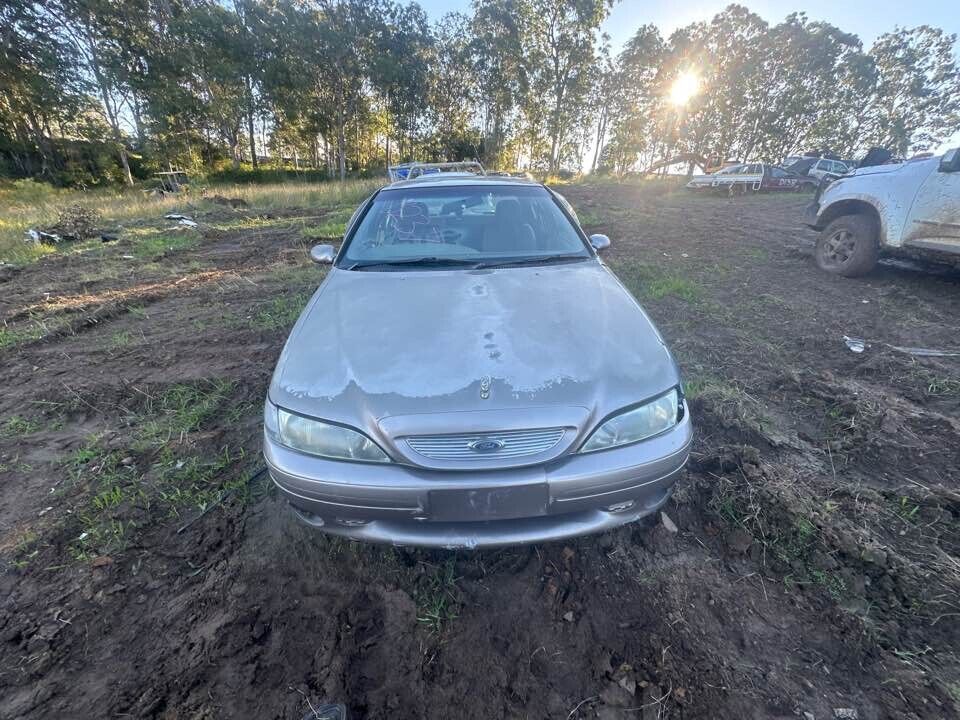 1995 Ford Ef Fairmont LH Passengers Left Headlight #B237