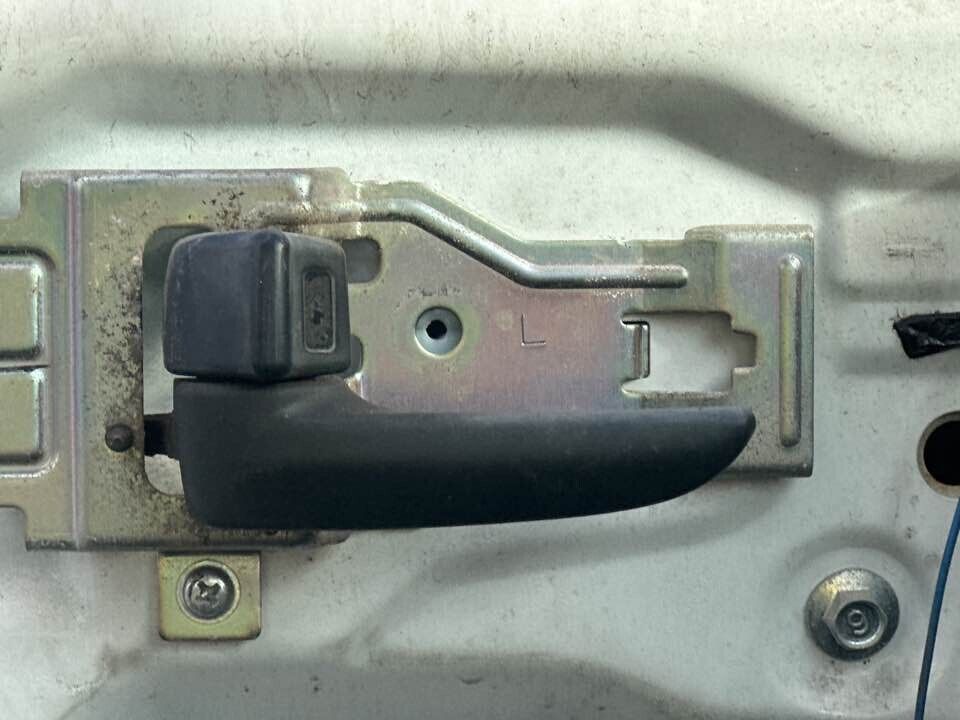 2008 Ford Ranger LH Passengers Side Front Inner Door Handle #B316