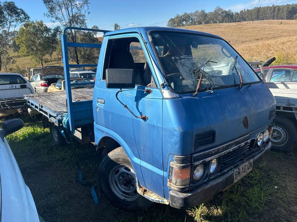 1991 Toyota Ace Truck Door Locking Mechanism LH Passengers Front #B297