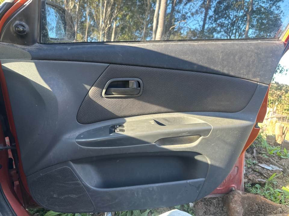2007 Kia Rio RH Drivers Front Door Trim #B357