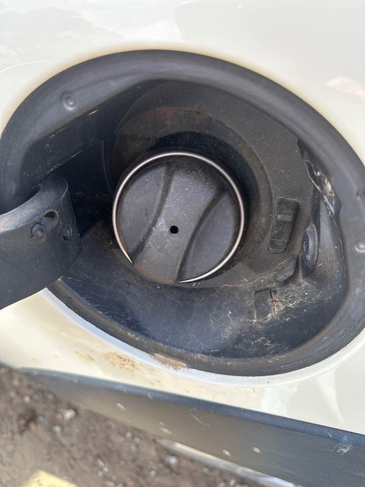 2007 Mini Cooper Fuel Cap #B389