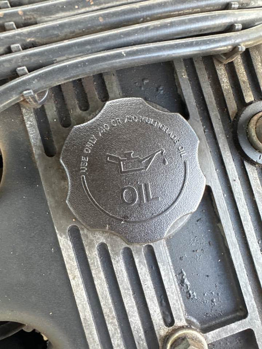 1990 Ford Ea Falcon Oil Cap #B400