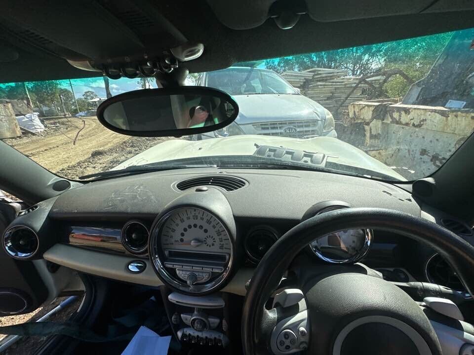 2007 Mini Cooper Dashboard (bare) #B389