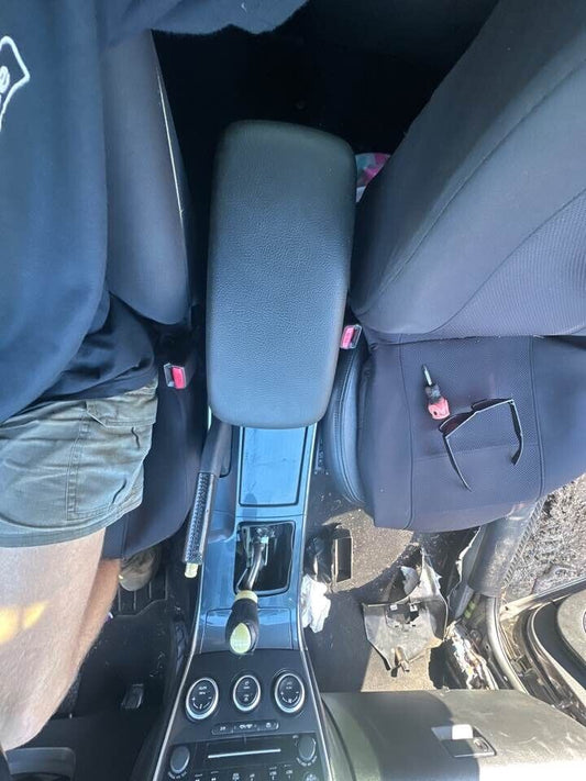 2007 Mazda 6 Centre Console #B244