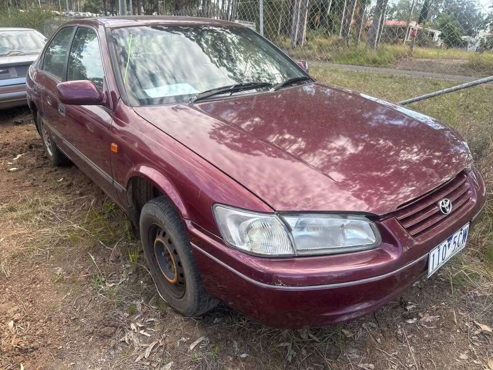 1999 Toyota Camry Outer Door Handle LH Passengers Front #B423