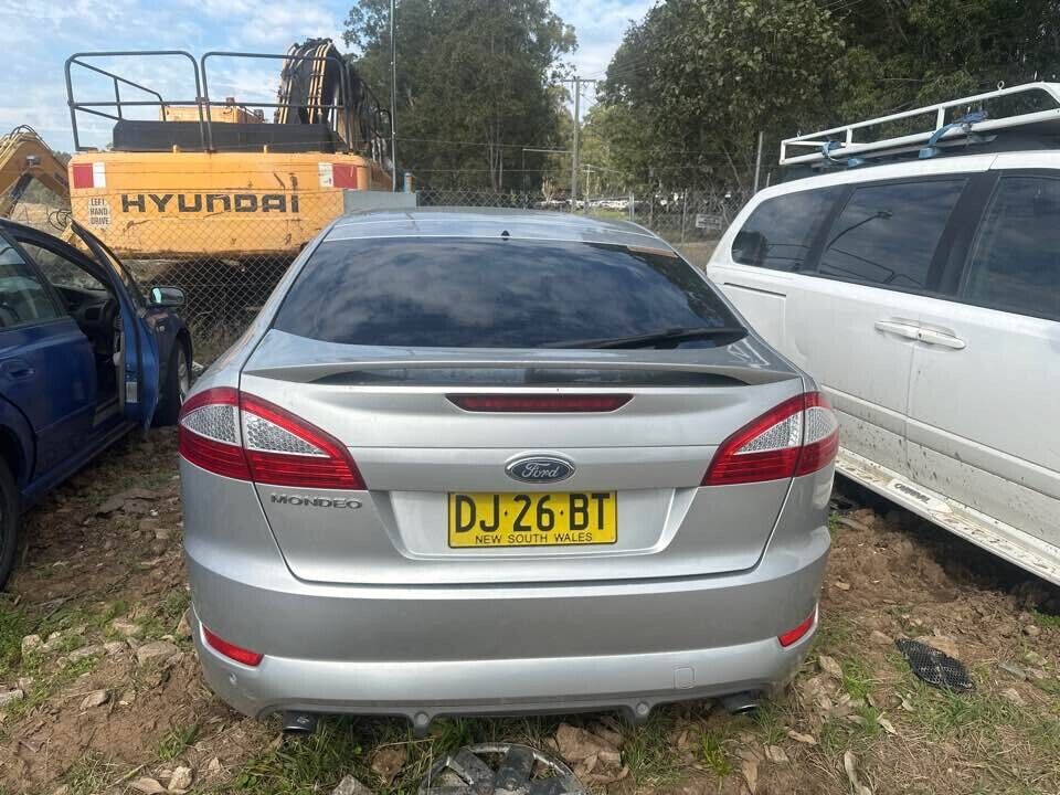 2010 Ford Mondeo LH Passengers Front Seat Belt #B402