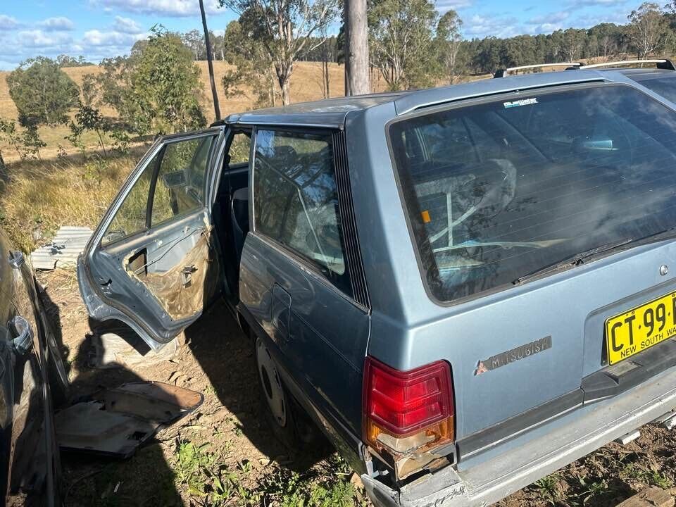 1987 Mitsubishi Magna Rear Wing Spoiler #B344