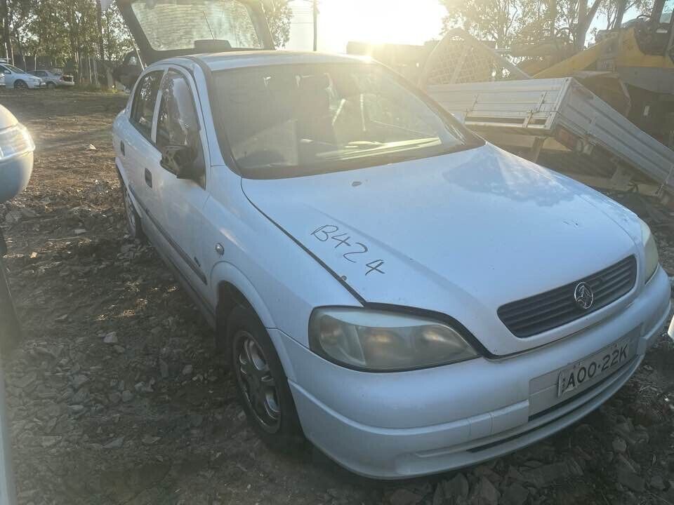 2003 Holden Astra Door Locking Mechanism LH Passengers Front #B424