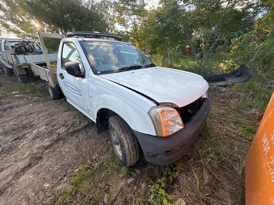 2006 Holden Ra Rodeo Bonnet Latch #B250