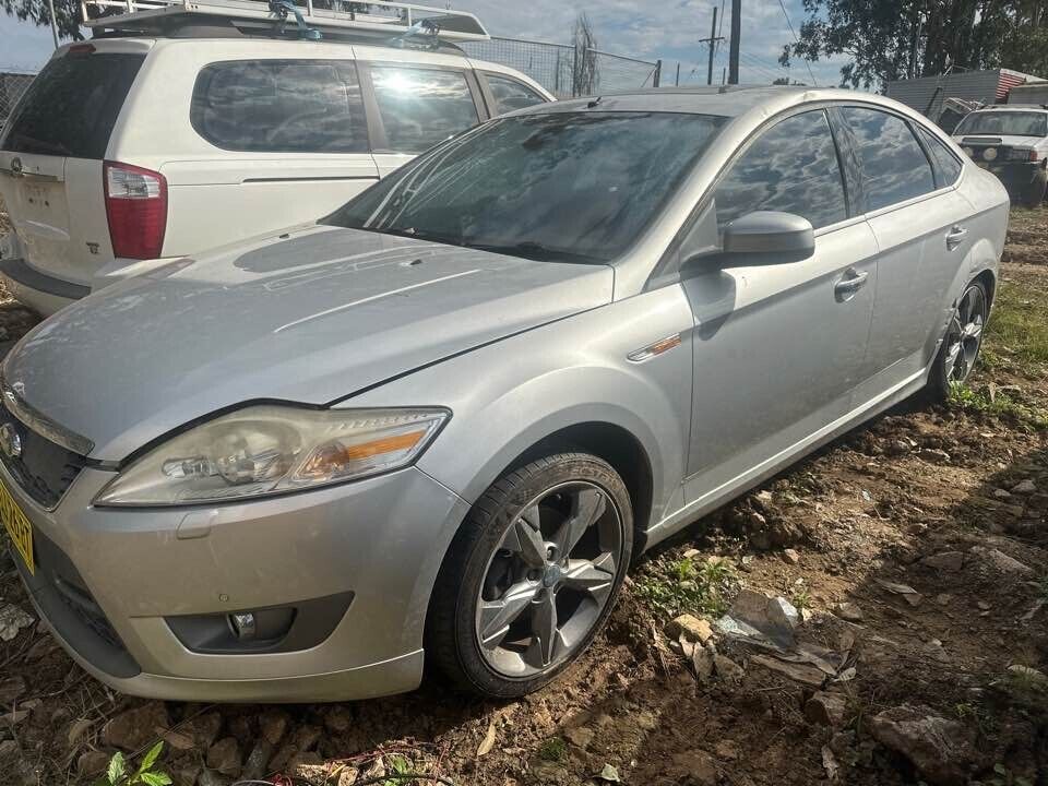 2010 Ford Mondeo LH Passengers Front Seat Belt #B402