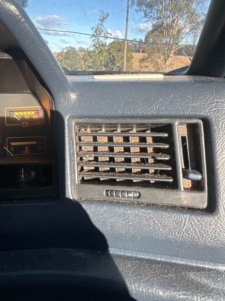 1987 Mitsubishi Magna Aircon Vents Front Right #B344