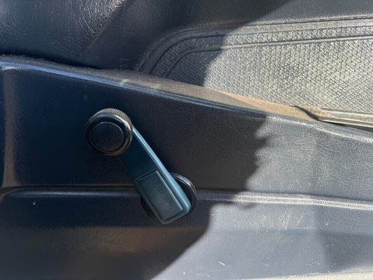 1987 Mitsubishi Magna RH Drivers Front Window Winder Handle #B344