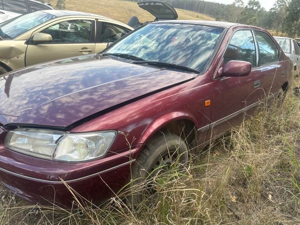 1999 Toyota Camry Outer Door Handle LH Passengers Front #B423