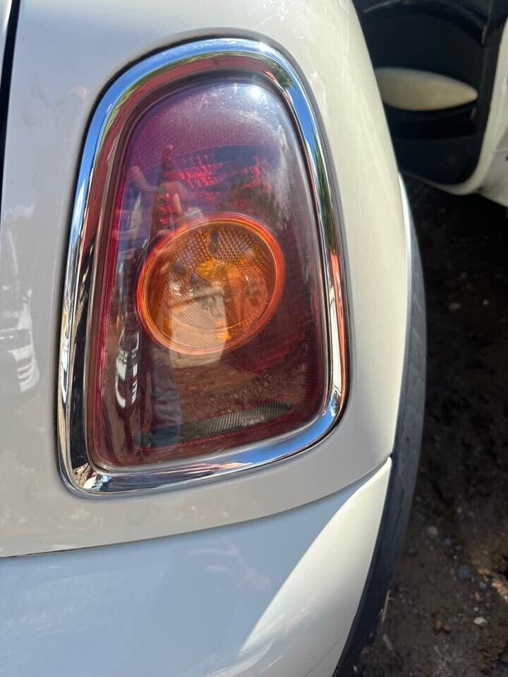 2007 Mini Cooper RH Drivers Right Taillight #B389