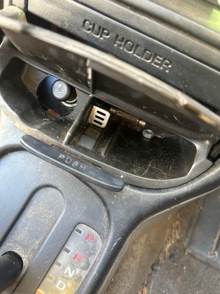 1996 Ford Festiva Ashtray Front Centre #B353