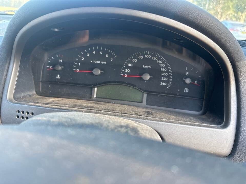 2006 Holden Vz Commodore Instrument Cluster (Electronic) #B428