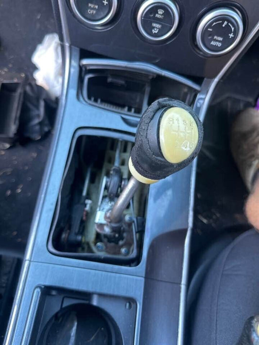 2007 Mazda 6 Gear Stick & boot #B244