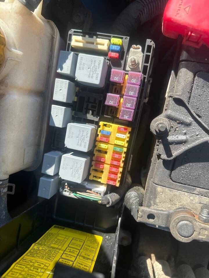 2008 Holden Barina Engine Bay Fuse Box #B427