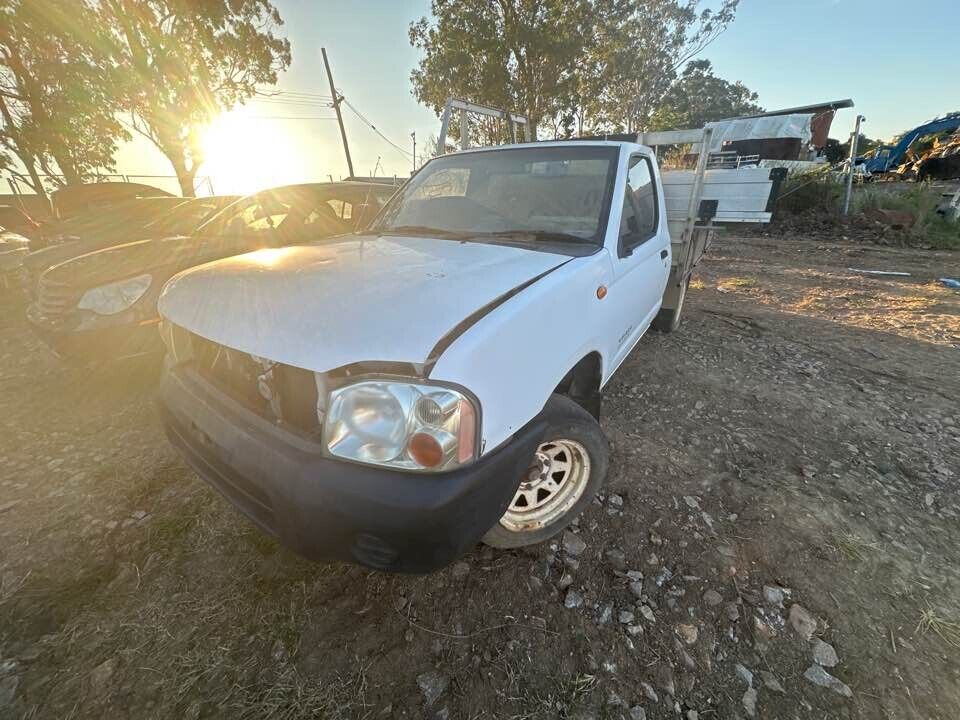 2003 Nissan Navara D22 LH Passengers Wiper Arm #B247