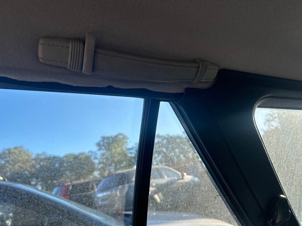 1987 Mitsubishi Magna Upper Grab Handle RH Rear #B344