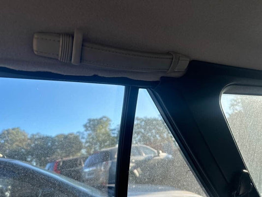 1987 Mitsubishi Magna Upper Grab Handle RH Rear #B344