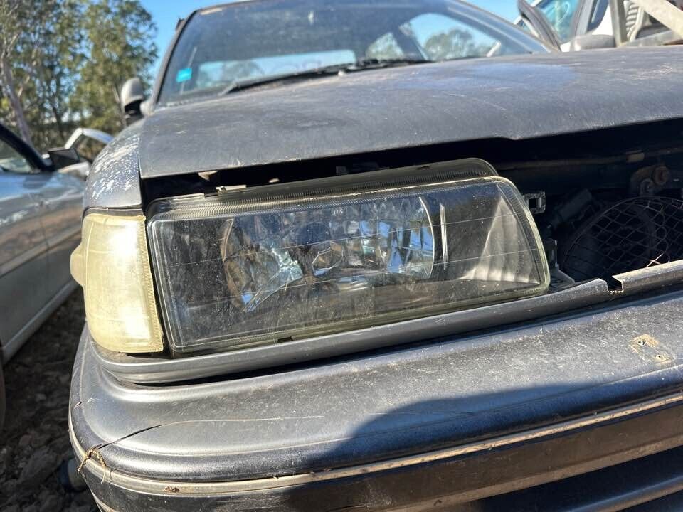 1992 Toyota Corolla RH Drivers Right Headlight #B241