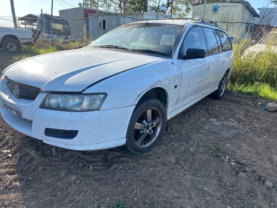 2006 Holden Vz Commodore Instrument Cluster (Electronic) #B428