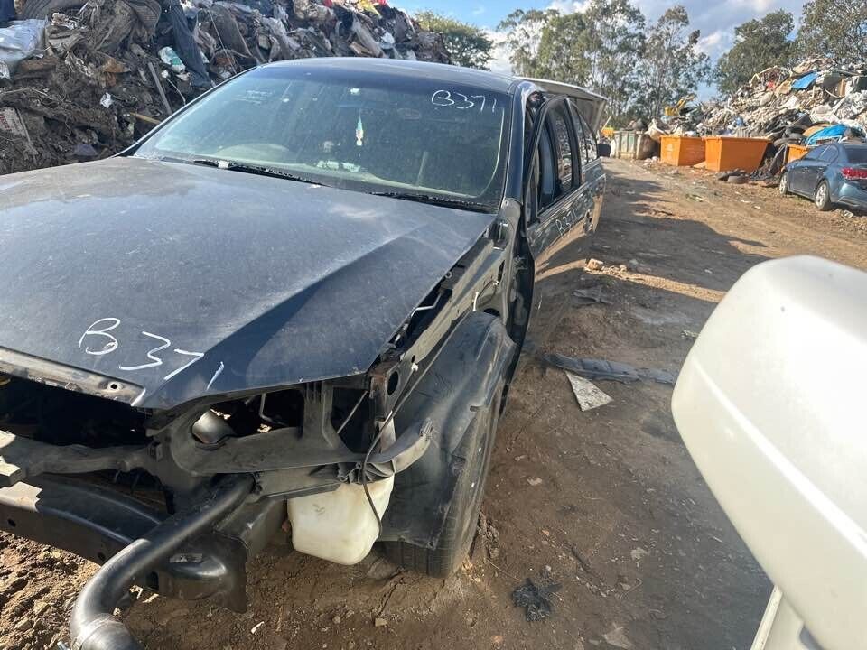 2008 Ford Falcon Xr6 LH Front Door Upper Door Hinge #B371