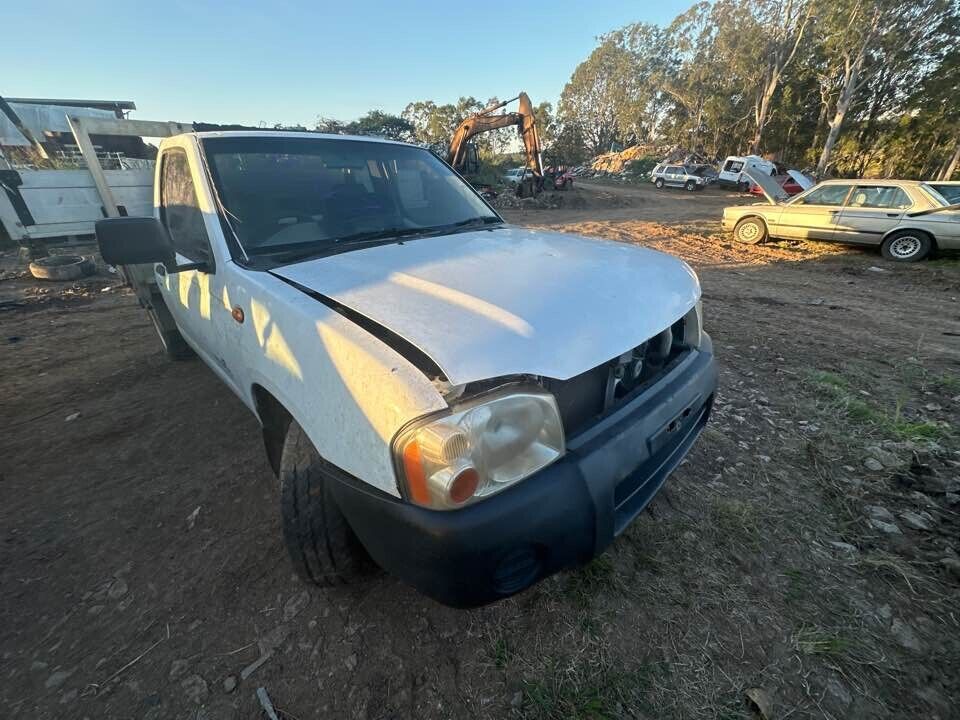 2003 Nissan Navara D22 LH Passengers Wiper Arm #B247