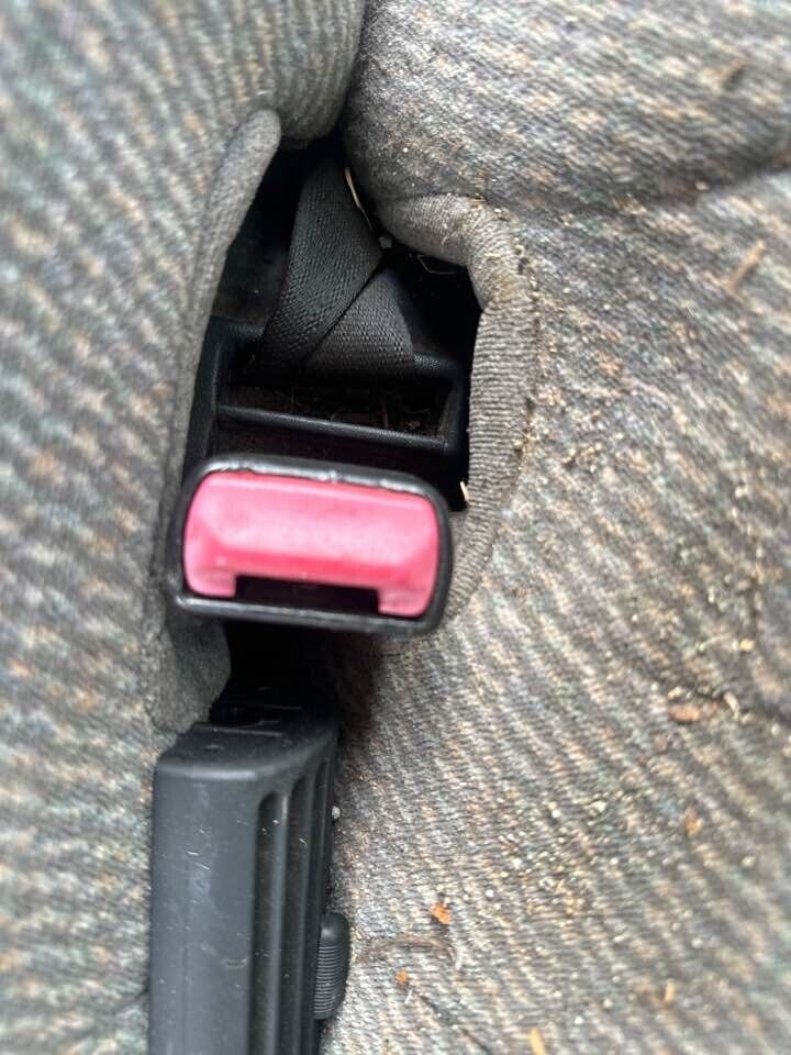 1992 Ford Explorer Seat Belt Stalk RH Rear #B395