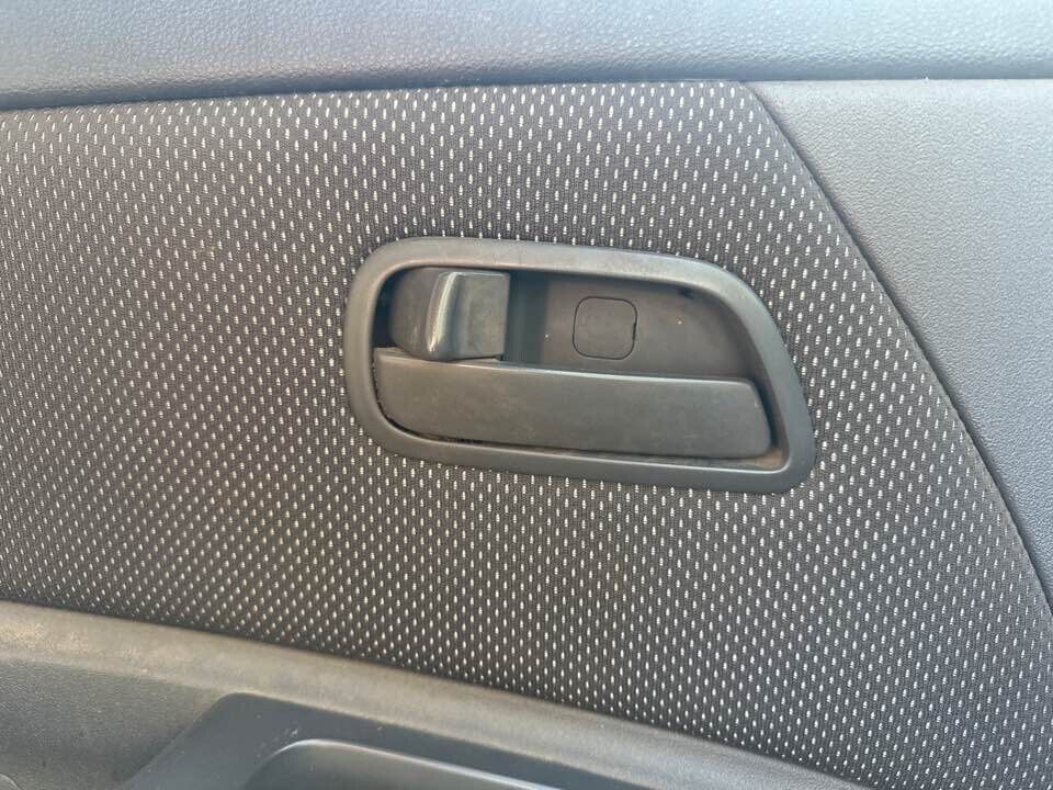 2007 Kia Rio LH Passengers Side Front Inner Door Handle #B357