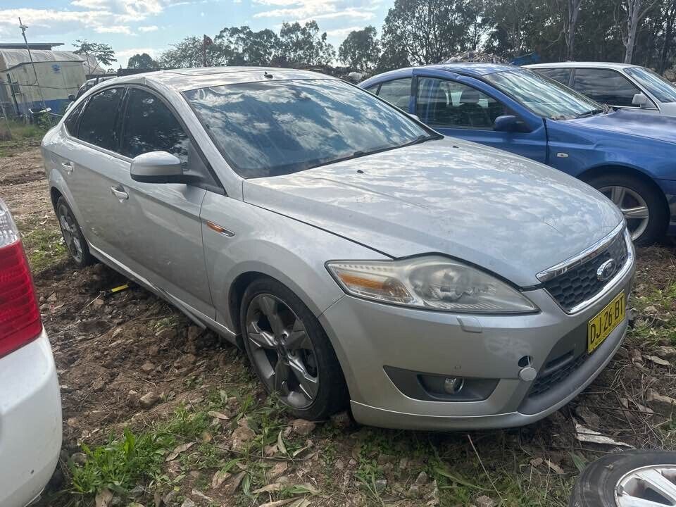 2010 Ford Mondeo LH Passengers Front Seat Belt #B402