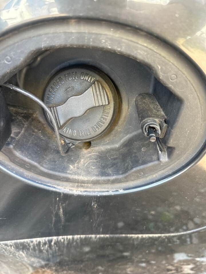 2008 Ford Falcon Xr6 Fuel Cap #B371