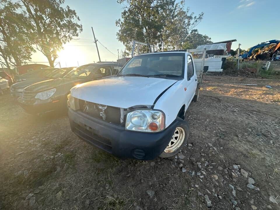 2003 Nissan Navara D22 LH Passengers Wiper Arm #B247