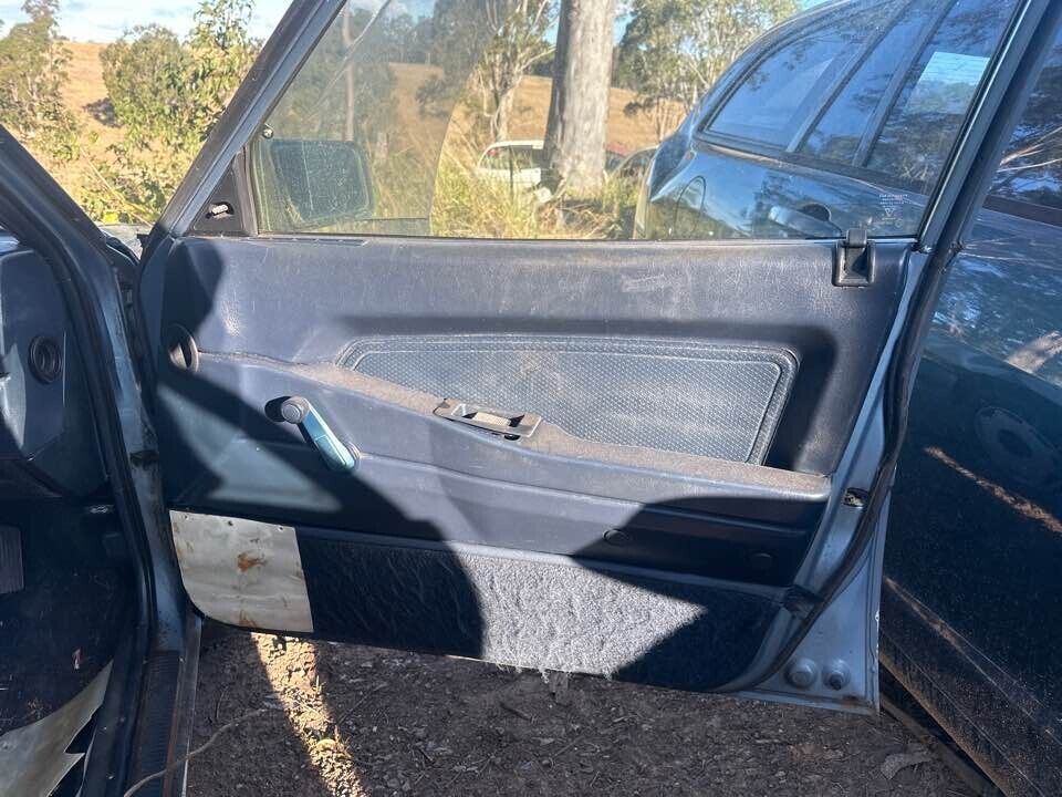 1987 Mitsubishi Magna RH Drivers Front Door Trim #B344