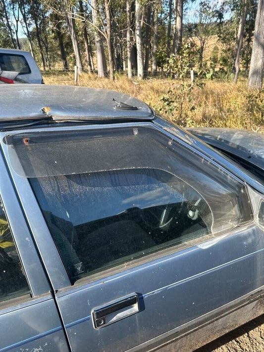 1987 Mitsubishi Magna Weather Shield RH Front #B344