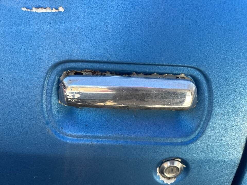 1991 Toyota Ace Truck Outer Door Handle LH Passengers Front #B297