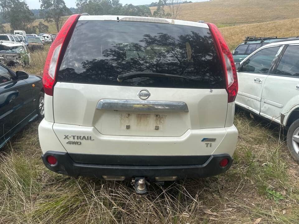 2011 Nissan X-Trail Tail Gate Wiper Motor #B405