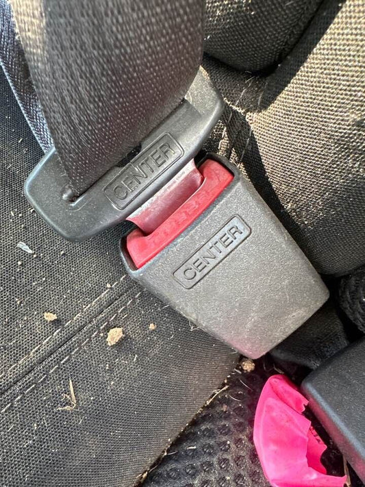 2008 Ford Falcon Xr6 Seat Belt Stalk Centre Rear #B371