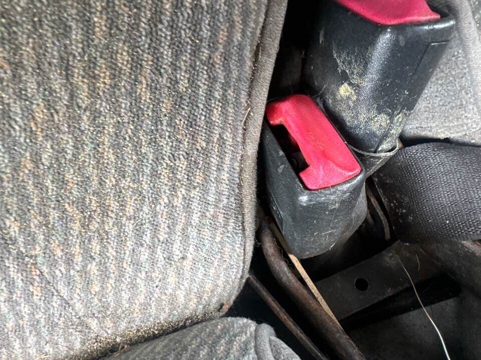 1992 Ford Explorer Seat Belt Stalk LH Rear #B395