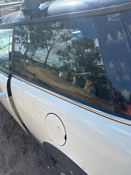 2007 Mini Cooper Cargo Glass LH Rear #B389